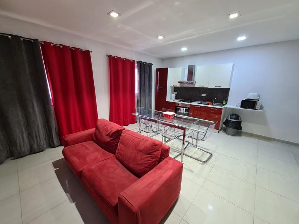 St Julians Central 2 Bedroom Apartment سانت جوليان المظهر الخارجي الصورة