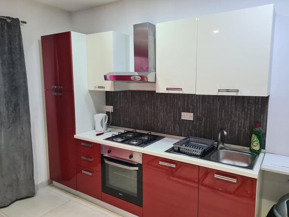 St Julians Central 2 Bedroom Apartment سانت جوليان المظهر الخارجي الصورة