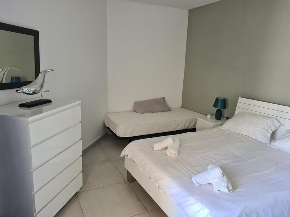 St Julians Central 2 Bedroom Apartment سانت جوليان المظهر الخارجي الصورة